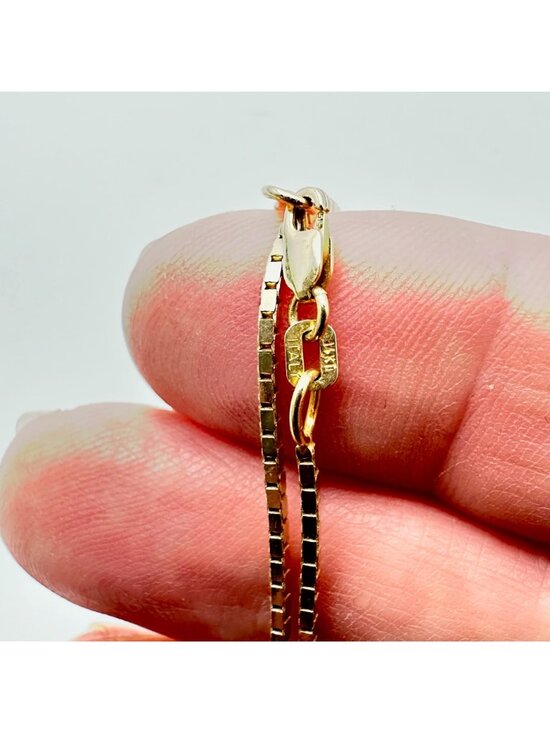 Solid 14k Yellow Gold 4mm Square Box Link Chain Necklace  14K Yellow Gold 24 Inch Box Link Chain Necklace 6.9 Grams Estate Jewelry